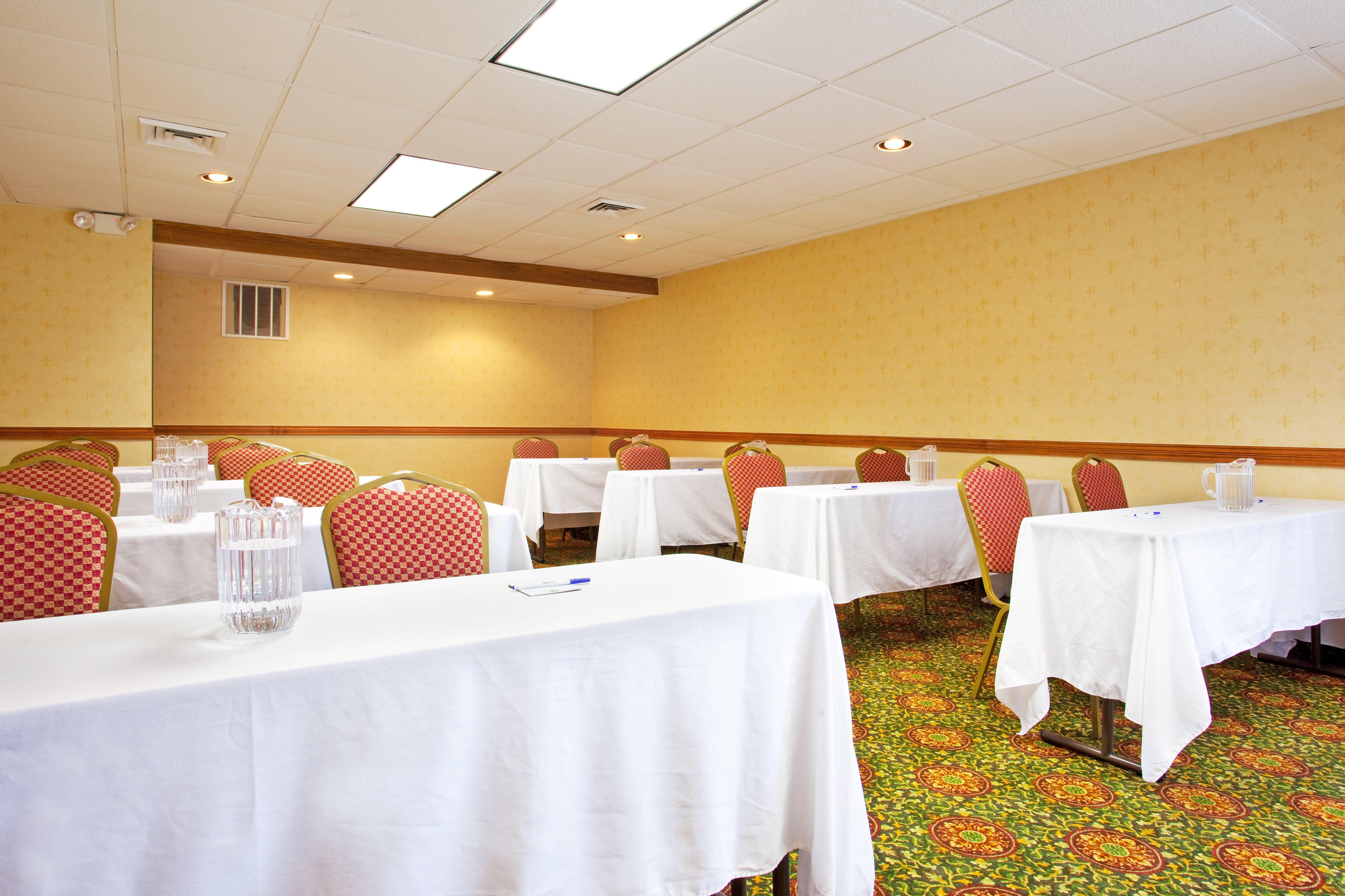 Candlewood Suites Grand Rapids Airport By Ihg Cascade Esterno foto