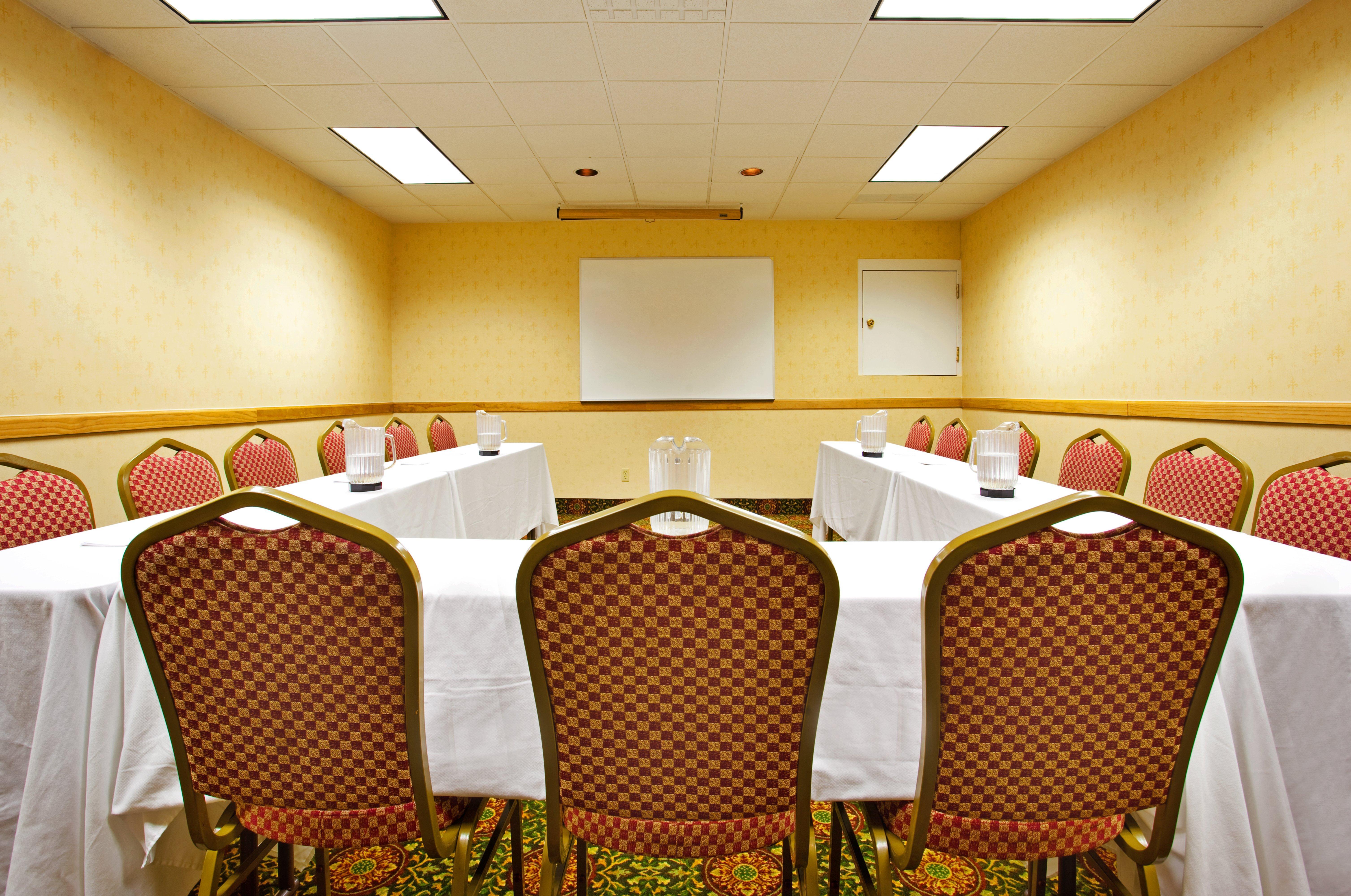 Candlewood Suites Grand Rapids Airport By Ihg Cascade Esterno foto